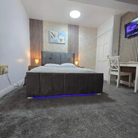 Chub Luxury Ensuite Bradford  Exterior photo